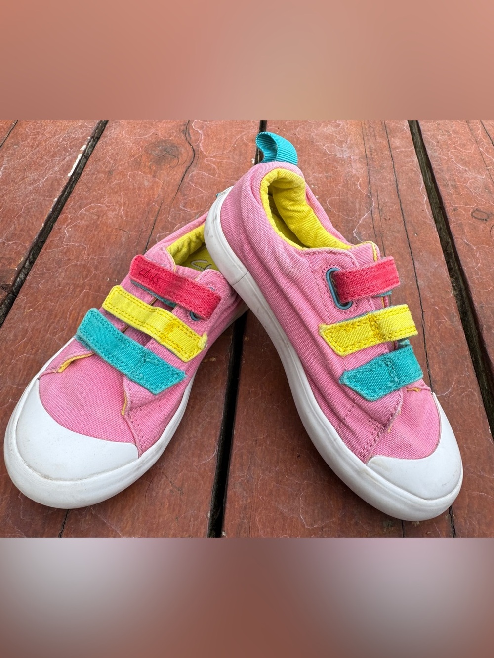 Clarks x Frugi Foxing Tor Lo T. Sneaker size 9.5 / 27 EU pink rainbow Velcro